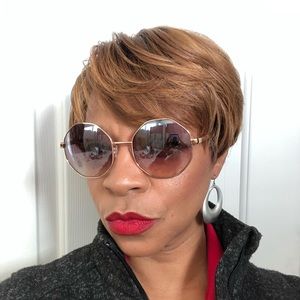 Meet your Posher, Loretta